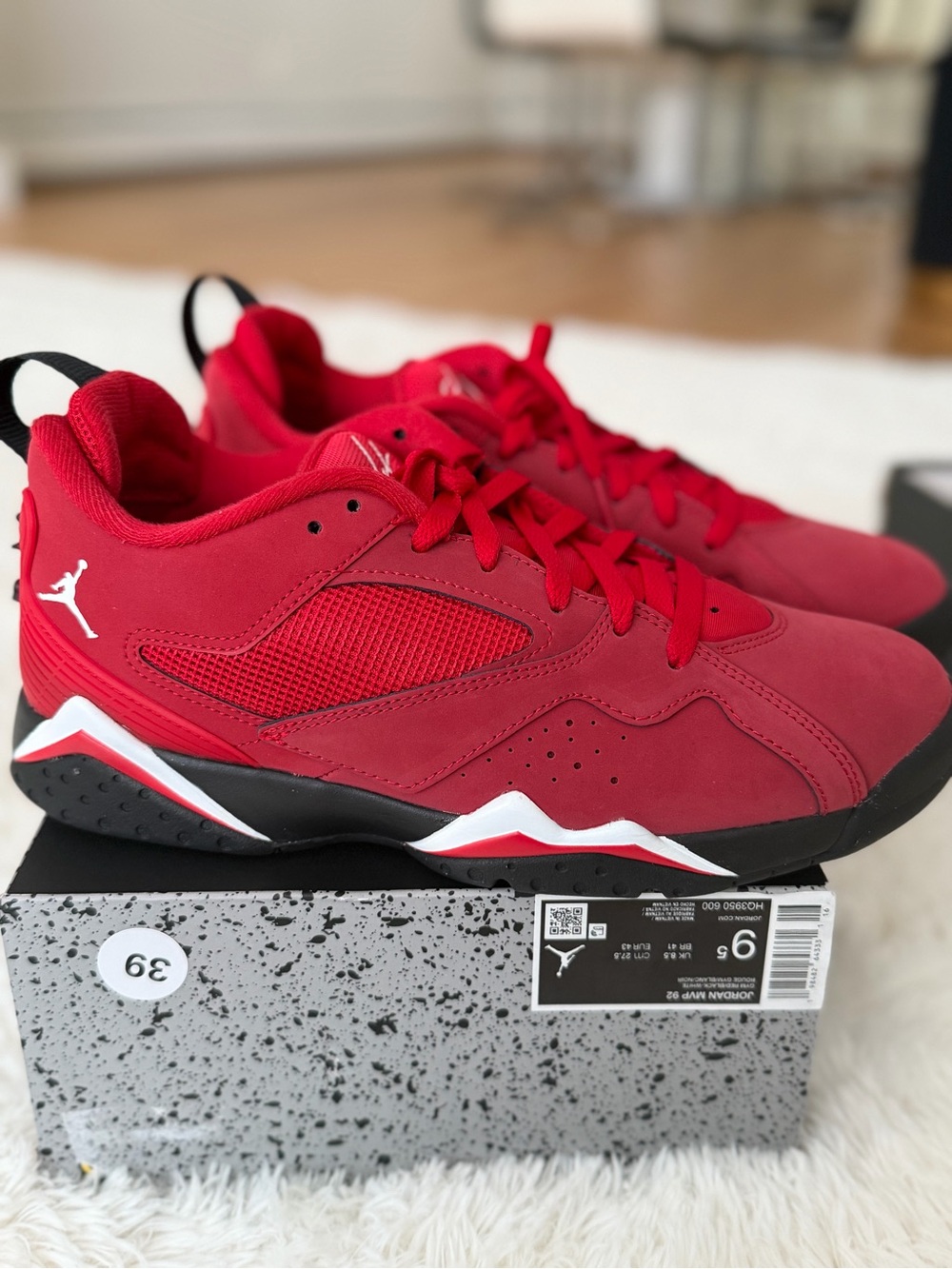 Jordan Men's Low-Top Sneakers in Red